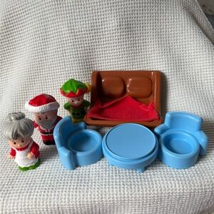 Little people North Pole Christmas Cottage BED Table chairs Santa Elf Mrs Claus